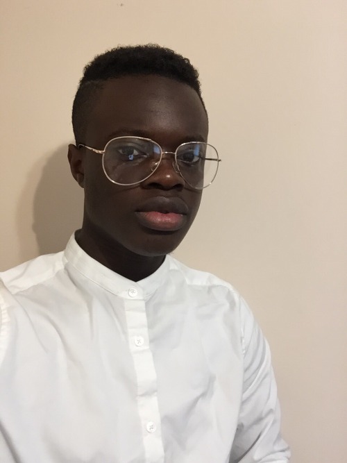 gyenyam:  Happy blackout from me to all my brothers/sisters who embrace their blackness and to my brothers/sisters who do net yet realize how beautiful their skin is ✊🏿✊🏾✊🏽