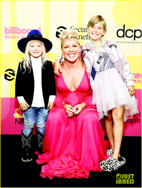 P!nk and her children Jameson and Willow at the 2021 Billboard Music Awards, May 23, 2021.