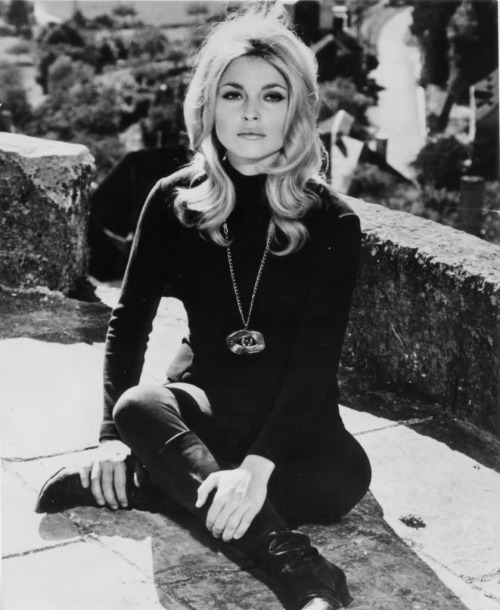 Porn Sharon Tate as Odile de Caray, in Eye of photos