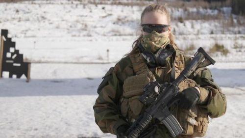 canadian-carbine:  Norwegian Jegertroppen - The world’s first all-female special forces unit. Jegertroppen which means “Hunter troops,” were created in 2014 and were visualized as a  solution to the growing need for female special operations soldiers,