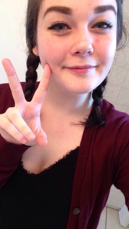 lilspirit:  actual baby girl  how do you do your eyeliner so well tEAcH ME 