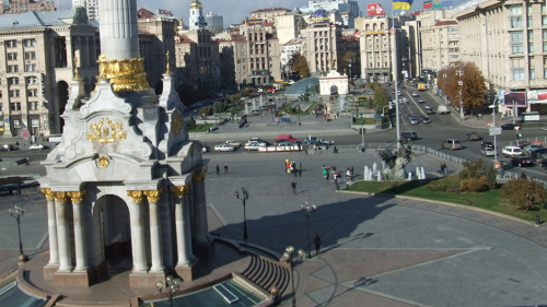 young-anarchist:  liamthesalcido:  These are some before and after shots of the Ukrane capital before and after the protests.  My heart breaks when cities burn. But for liberation and freedom, my heart burns as bright as the protester’s.   Ukrainian