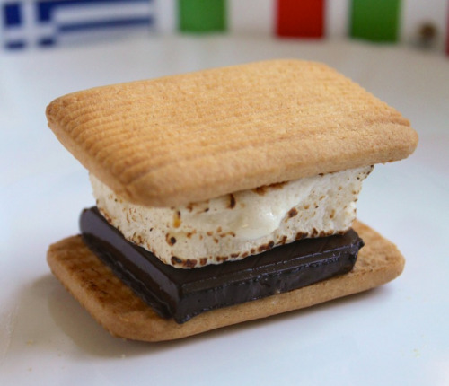 fullcravings:  International S’mores