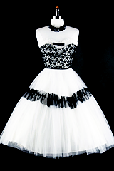 vintagegal:  1950s Prom and Party Dresses: Black and White       