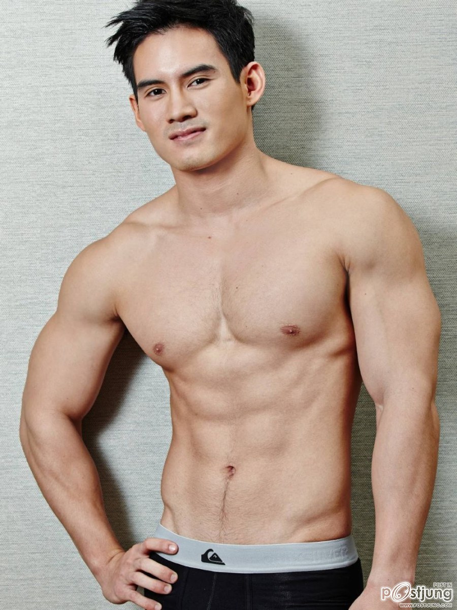 hunkxtwink:  Thai Muscleboy - Saharat Kluabmart  Hunkxtwink - More in my archive