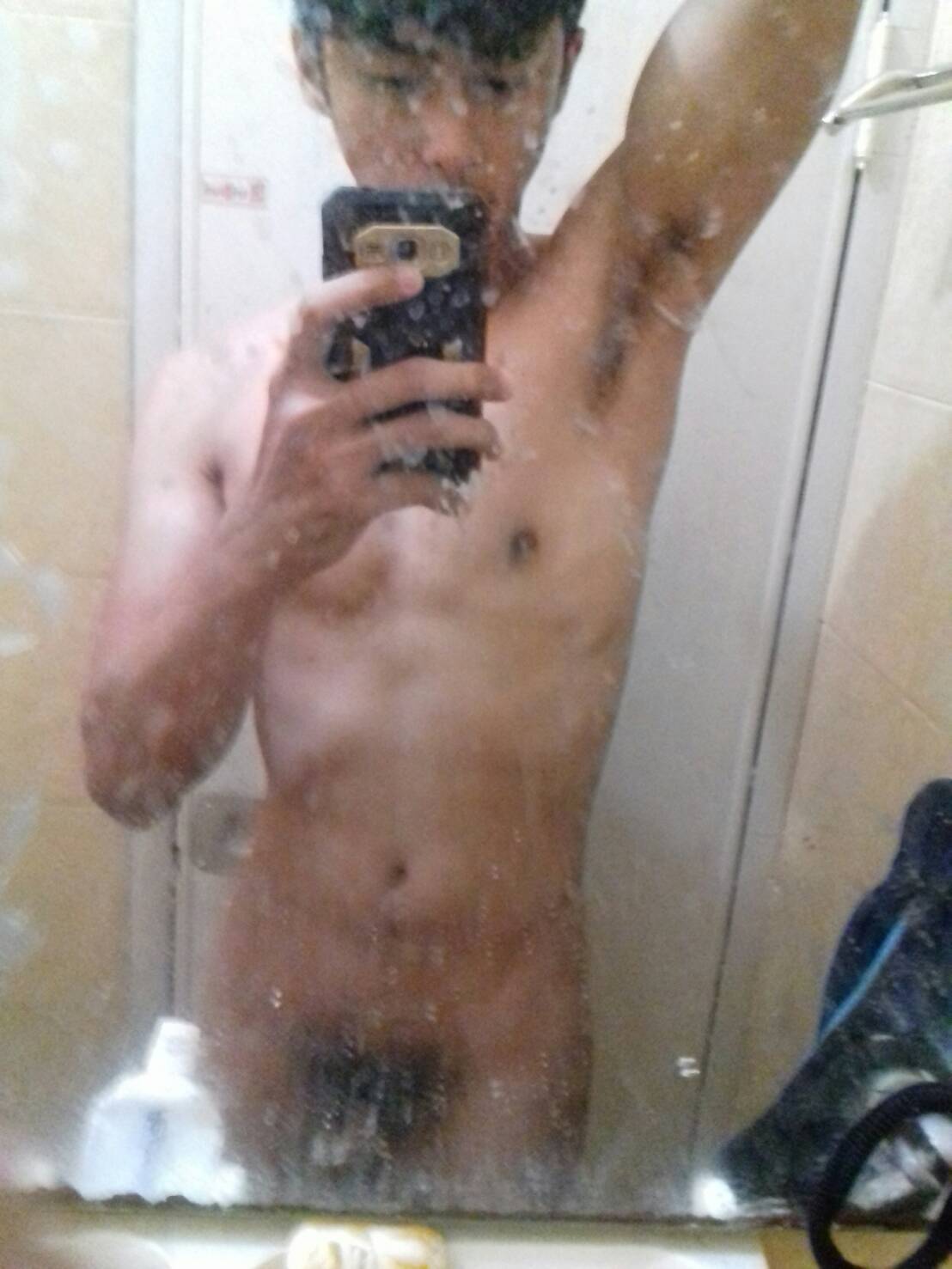 qiidrakizikry:  jjes0001:  #hotguy #asian #muscle #bigdick  Nak duduk kat atas tu