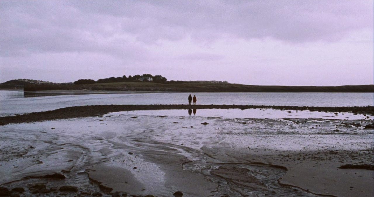 mademoisellecuriosite:  Submarine (Ayoade, 2010) &ldquo;I heard an unhappy ending,