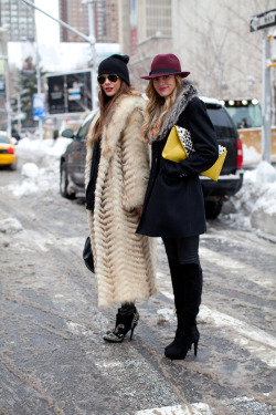 vogue-kingdom:  Message me if you’re 100% street style! Need more blogs to follow xx