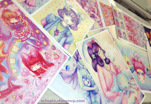 miss-octopie:♥  Holiday Octopie Sale! ♥ Use code “HOLIDAY” to get 10% off all clothing and art print