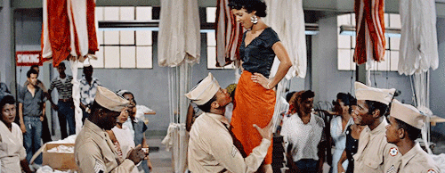 onehellofascene:Dorothy Dandridge and Harry BelafonteCarmen Jones (1954)
