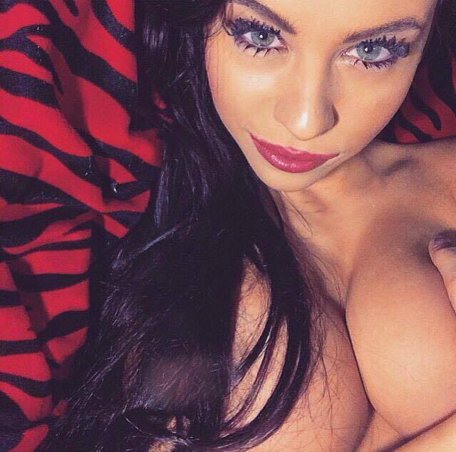 morganhultgren:  Morgan Hultgren hot selfie http://fatlossfactormax.com/chride-suicide-girl-alternative-model-pictures-info/