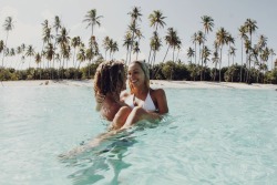 jayalvarrez:  Moorea with baby jayalvarrez