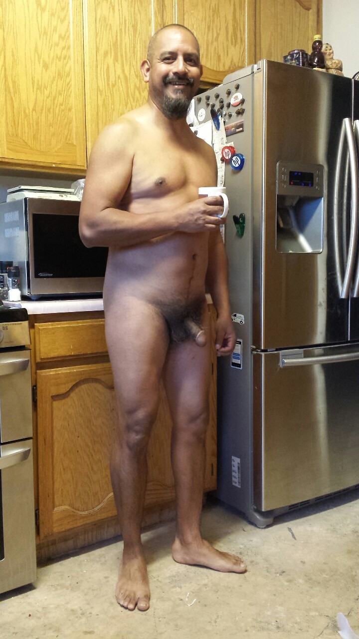 robrobbyrob50:  …good morning my fellow Tumblr Men… Just me naked on a Saturday