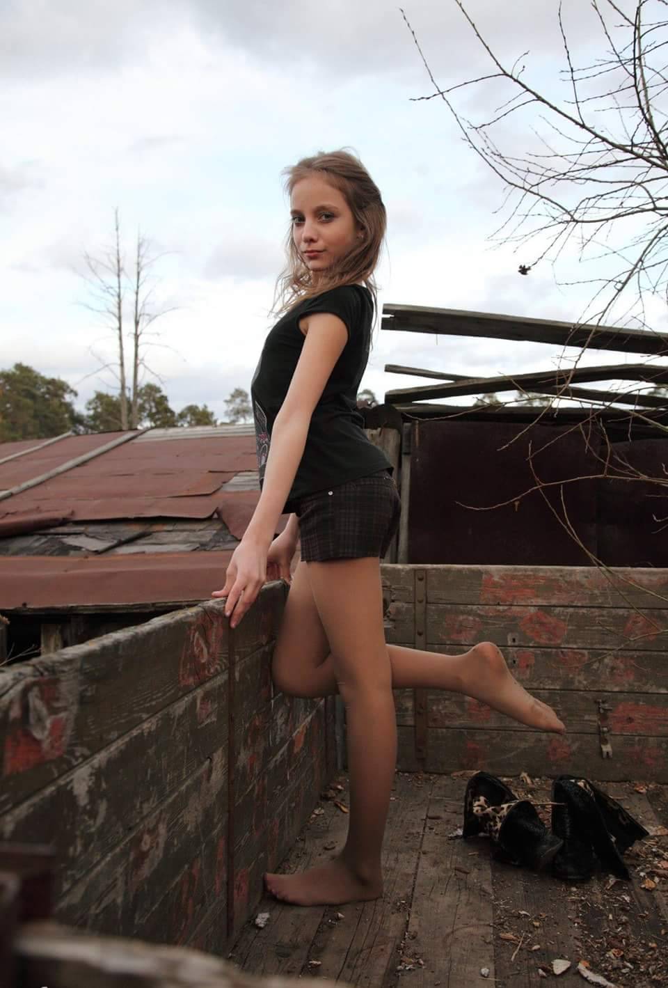 pantyhoseshare1:PantyhoseShareClub.com-2018-11-23-102719