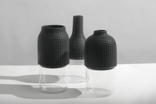 ninikills:  Chapeaux pour vase  by    Guillaume Delvigne