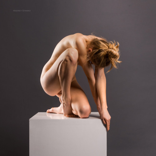 nicenudephotos:  Cube by ASTF from http://bit.ly/1cpVFyw