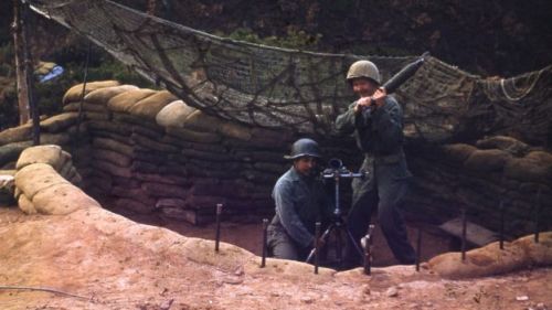 enrique262: Ultra rare color photos of Colombian soldiers in the Korean War, taken by artillery corp