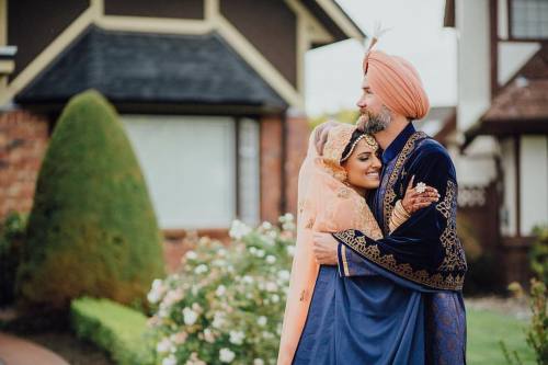 Lovely shot by @pardeepsingh ・・・ Just Married! Wow. Just amazing. . . #indianwedding #indianweddingp