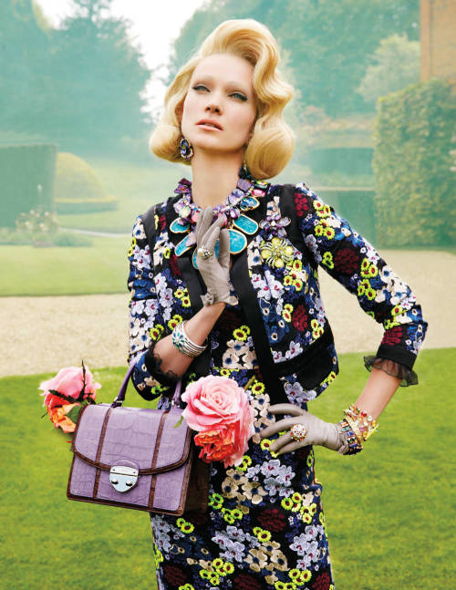 fromobscuretodemure: Olga Serova by Ruven Afanador for Town & Country September 2013. Fashion st