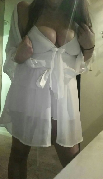 shyagain:This nightie is gorgeous with my adult photos
