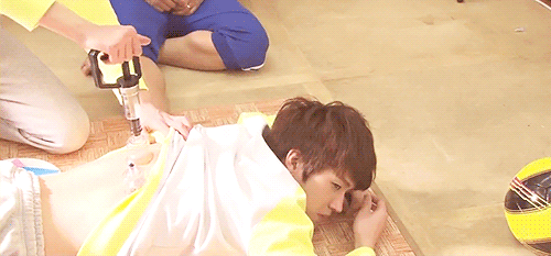 yeolmoo:  Woohyun gets tortured by Sungyeol 