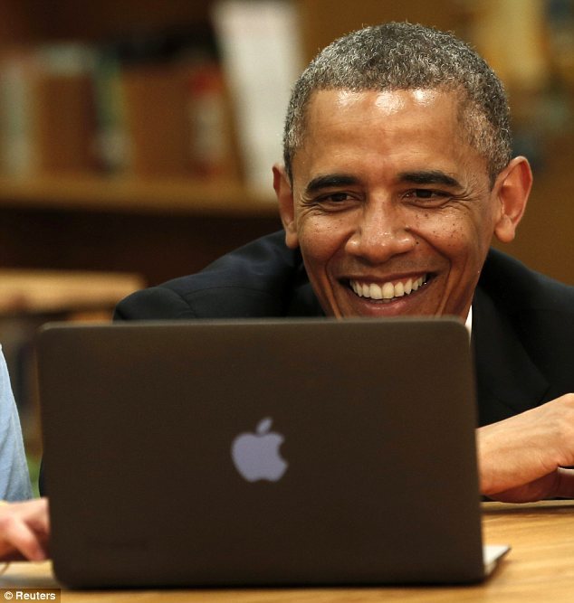 harrystylesdildo:  AU: Barack and Michelle watch the Ziam sextape