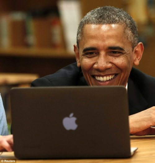 harrystylesdildo:  AU: Barack and Michelle watch the Ziam sextape