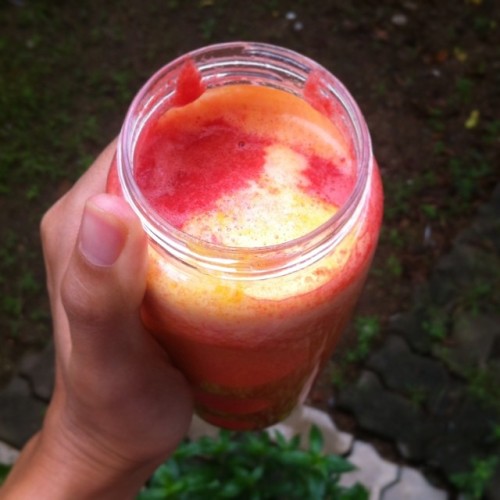 Morning juice, i&rsquo;ve tried to mix tomatoes and passion fruit. Result: amazingly good togeth