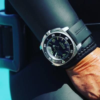 Instagram Repost



ralftech_official

Going diving? Bring the right tools… Featuring this rare WRX Midnight Blue Dive Watch spotted in Corsica four years ago.
 [ #ralftech #monsoonalgear #divewatch #toolwatch #watch ]