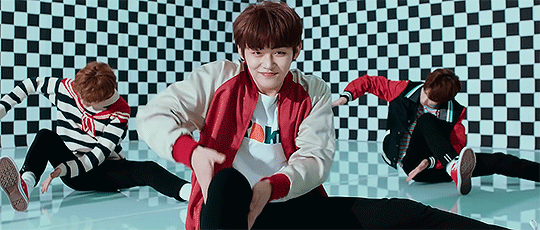 You &amp; Me+ — TXT - &#39;Crown&#39; Teaser 1