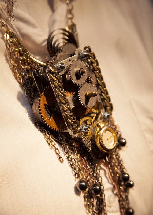 woopyt: my final project for 3d design was to create a steampunk-genre body accessory, so with my je