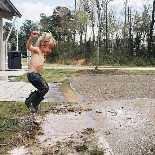 lilacremes:took the kids to a playground and, of course, they spent the entire time splashing in mud