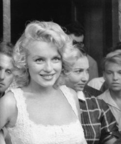 wehadfacesthen:  Marilyn Monroe, 1952