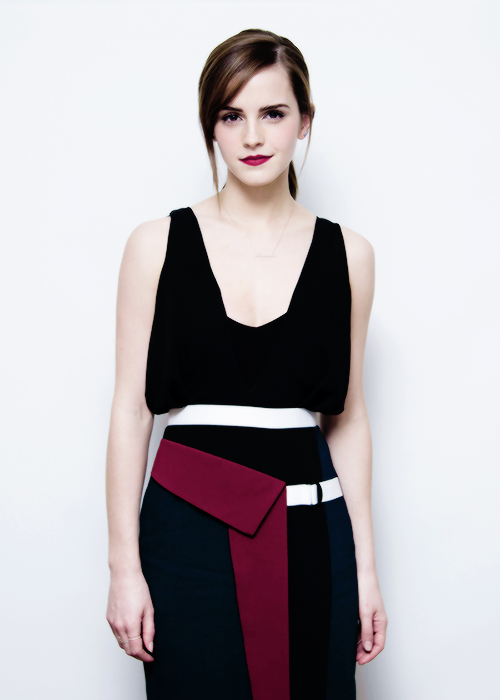 diariodeunaidealista:  Noah Premiere: Emma Watson 