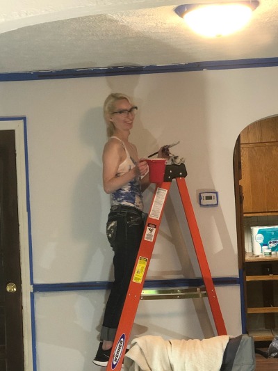 thingssthatmakemewet:mossyoakmaster:I can’t ever say how much I appreciate my girl y’all , she has been putting in so much work on our new house the last week while she’s been off, cleaning and prepping for paint. Knocking out a ton of stuff while