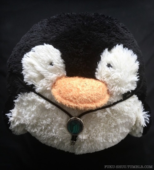 I don’t have a real pet to do the Pet-Wearing-Erwin’s-Bolo-Tie thing that’s trending in Japanese fandom right now, so urm……MEET PENGERWIN.