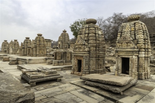 Bateshwar group of temples, Madhya Pradesh, photos by Kevin Standage, more at https://kevinstandagep