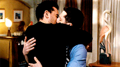 brewerrosesource:TOP TEN DAVID AND PATRICK KISSES (as voted by our followers): 8. Meet the Parents (