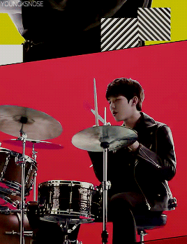 youngksnose:Dowoon + Breaking Down