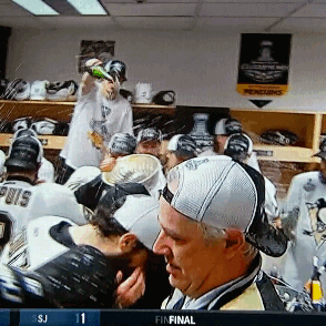 Geno pouring the remaining champagne on Sid