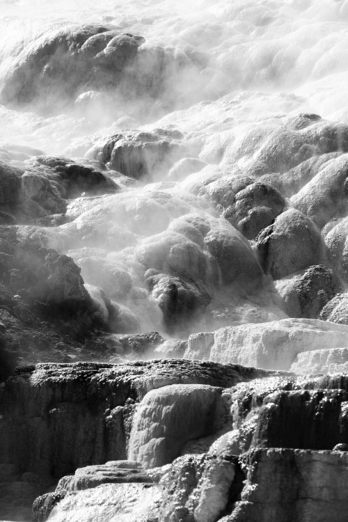 theskyisalwaysup:Back to Basics: Mammoth Terraces YNP