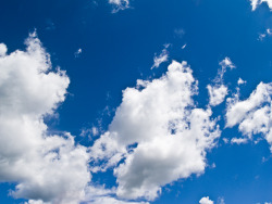 mxcleod:  How much does a cloud really weigh?According to scientists, the weight of the average cumulus cloud is 1.1 million pounds! Think about that for a moment. This means that at any given moment, there are millions of pounds of water floating above