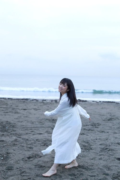 soimort48:  「漫画アクション 2018年No.1」 矢吹奈子  https://www.amazon.co.jp/dp/B0772BTKRK/