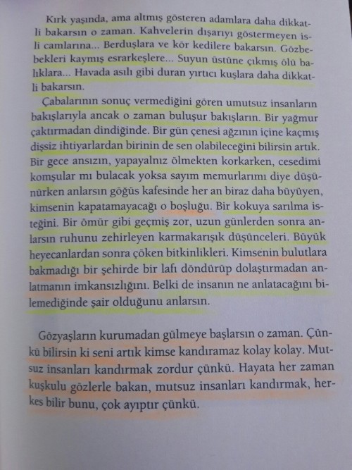 gregor8samsa:  Kimsenin bulutlara bakmadığını bir şehirde bir lafı döndürüp dolaştırmadan anlatmanın imkansızlığını anlarsın… 