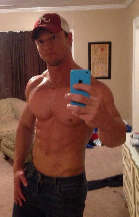 undie-fan-99:  Sexy Bama boy he is!