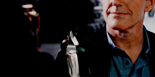 ~✿ little cousy things ✿~↳ ✧･ﾟ:*platonic shoulder holding *:･ﾟ✧