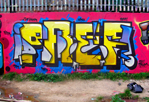 Puzzle Graffiti by Pref