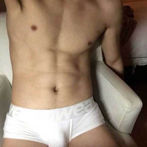 mantop10691:  長的很帥身材又很好的大屌西裝男 