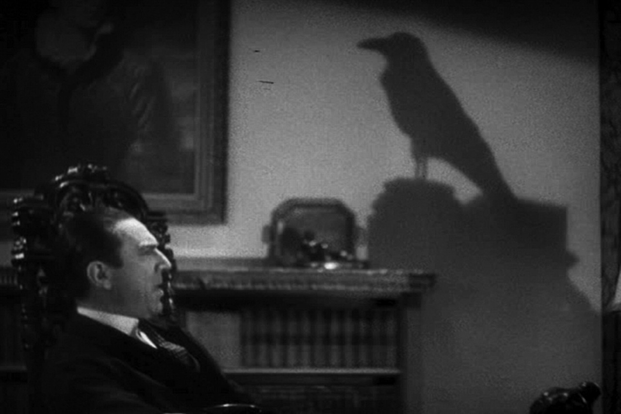 sweetheartsandcharacters:The beautiful cinematography of Universal horror films.