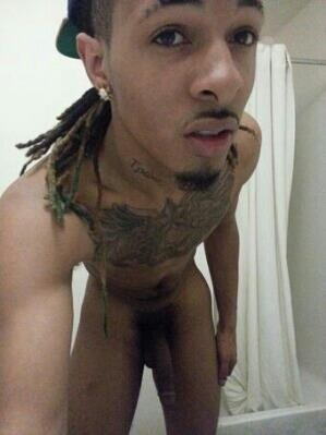 kingdre022:  Sexy dreadhead 😍